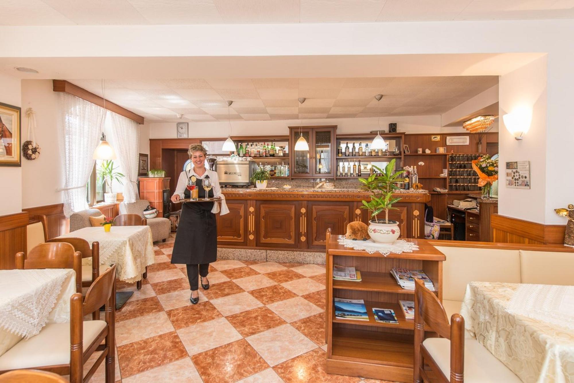 Albergo Antica Rosa Levico Terme Eksteriør bilde
